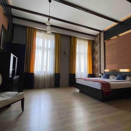 Safari Royal Apartment Oradea Eksteriør bilde