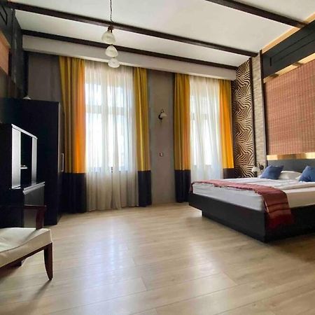 Safari Royal Apartment Oradea Eksteriør bilde