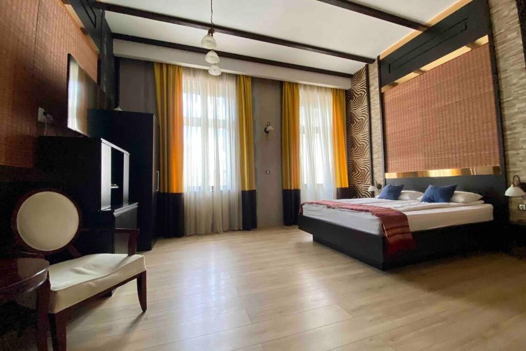Safari Royal Apartment Oradea Eksteriør bilde