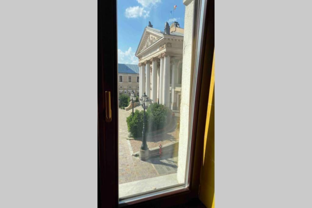 Safari Royal Apartment Oradea Eksteriør bilde