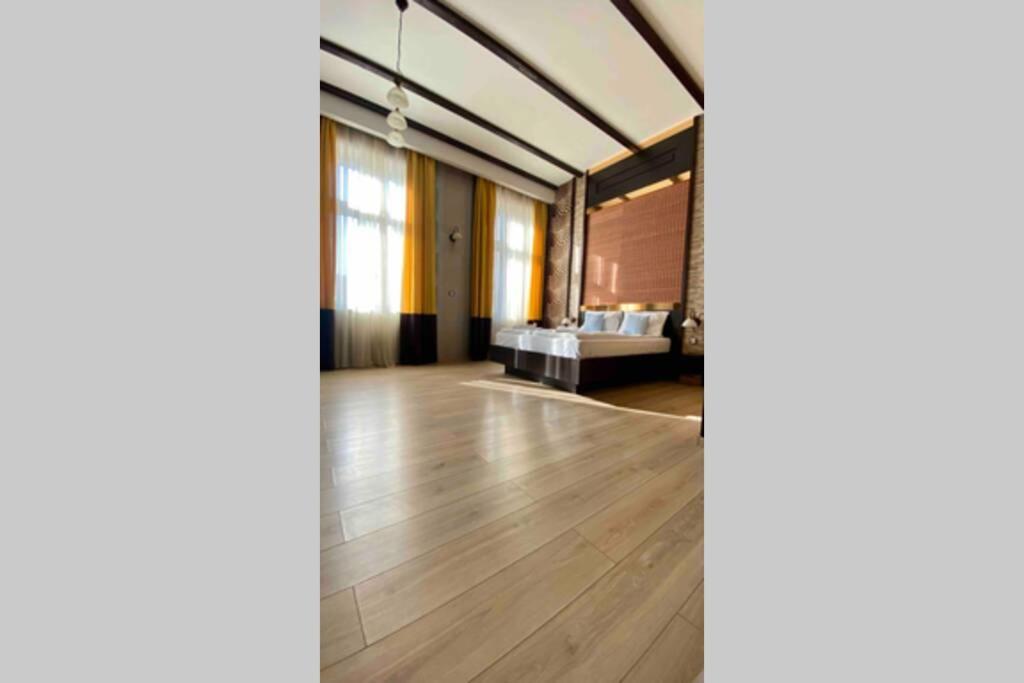 Safari Royal Apartment Oradea Eksteriør bilde